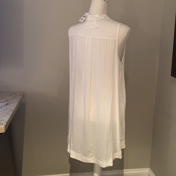 Women’s Elegant White Tunic by Lush - Picture 3 of 7
